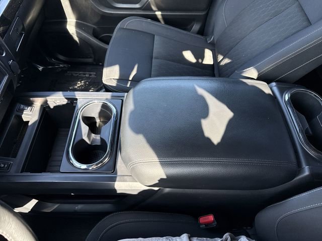 Used 2019 Nissan Titan SV w/ SV Convenience Package image 20