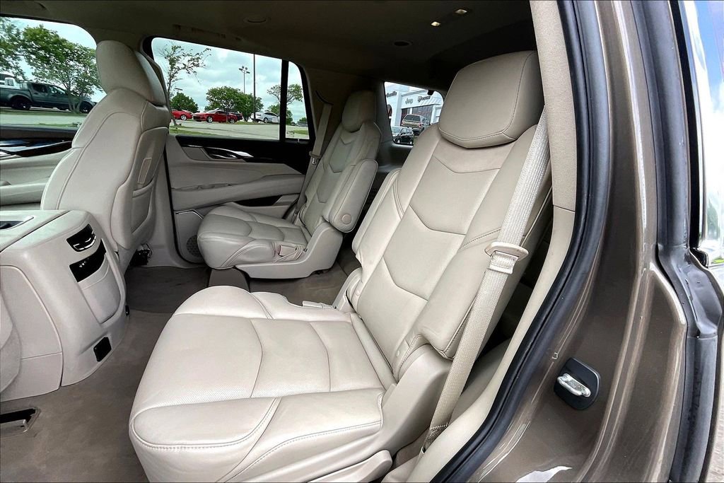 Used 2016 Cadillac Escalade Premium AWD/4WD image 25