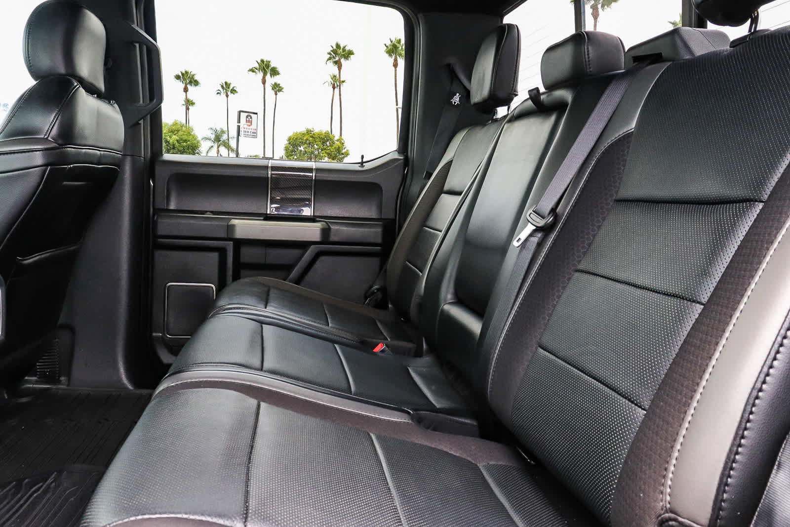 Used 2019 Ford F150 Raptor w/ Equipment Group 802A Luxury AWD/4WD image 29