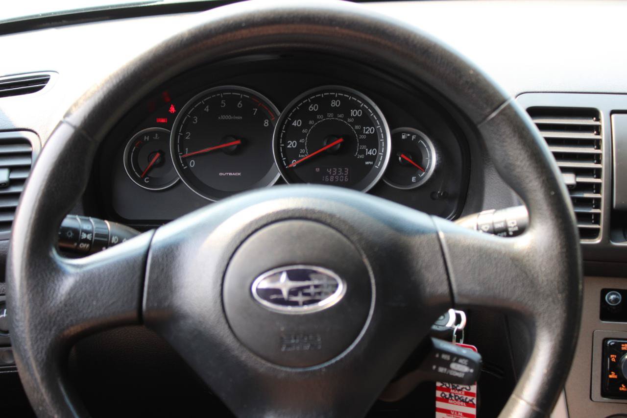 Used 2007 Subaru Outback 2.5i AWD/4WD image 8