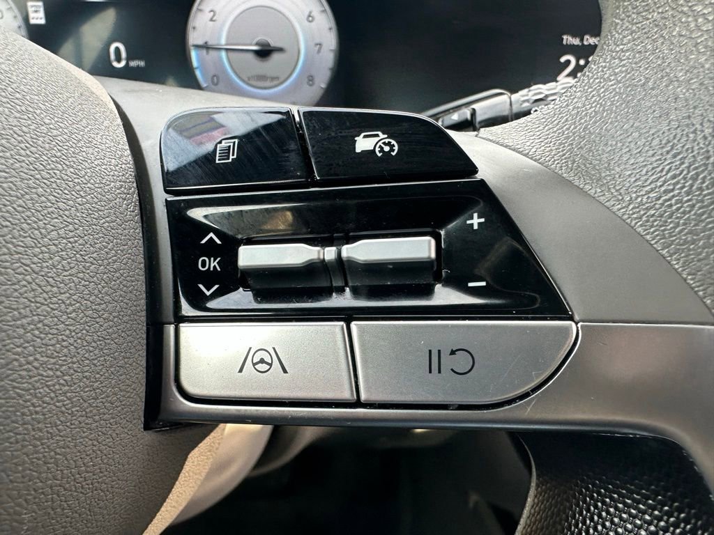 Used 2024 Hyundai Elantra SEL image 20