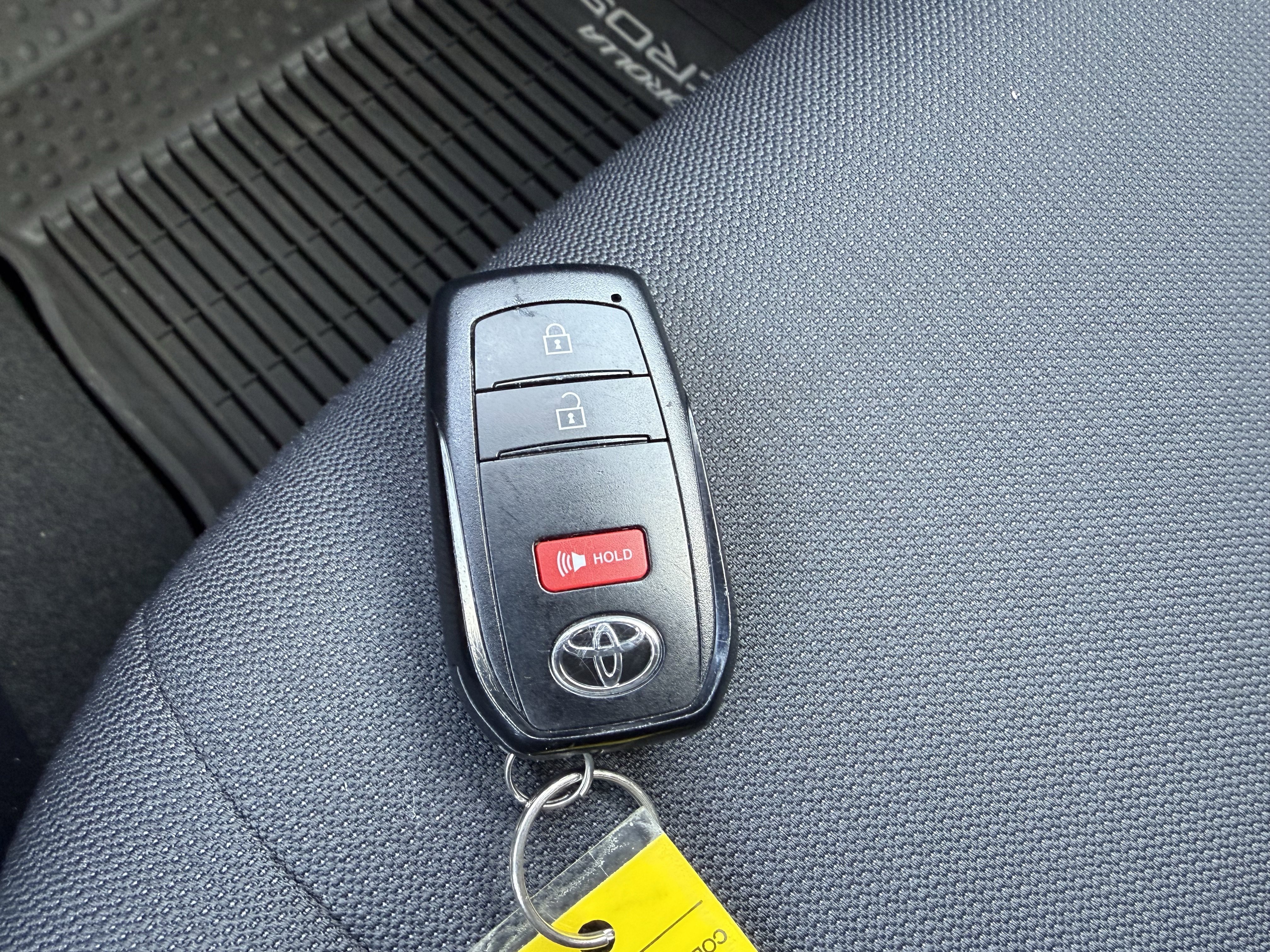 Certified 2022 Toyota Corolla Cross LE image 33