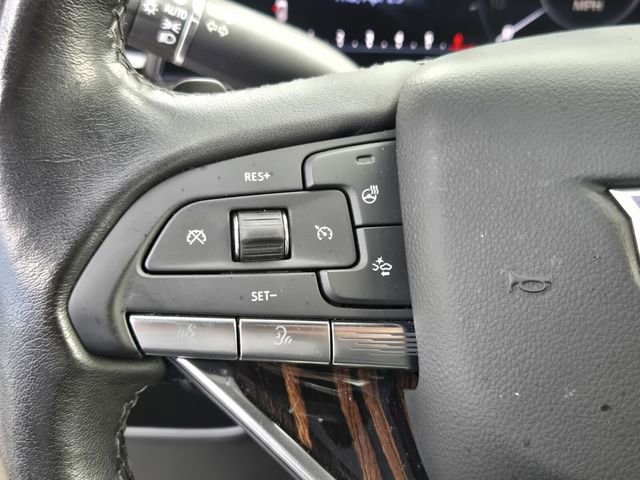 Used 2023 Cadillac Escalade Luxury AWD/4WD image 28
