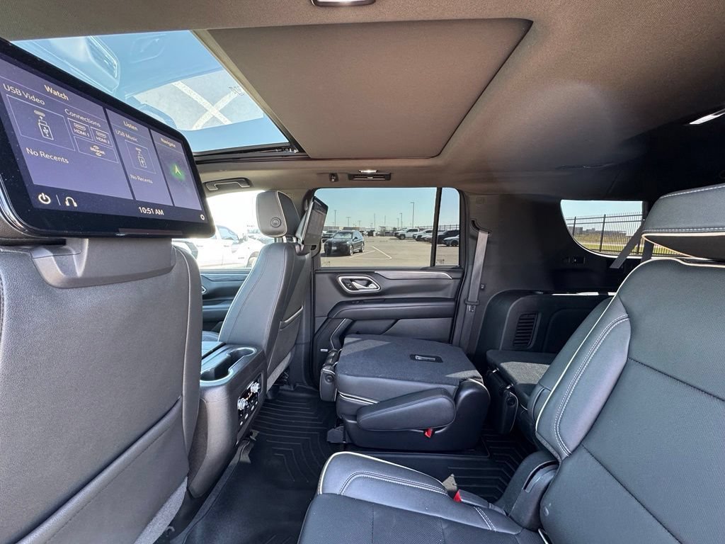Used 2021 GMC Yukon XL SLT w/ SLT Premium Package RWD image 3