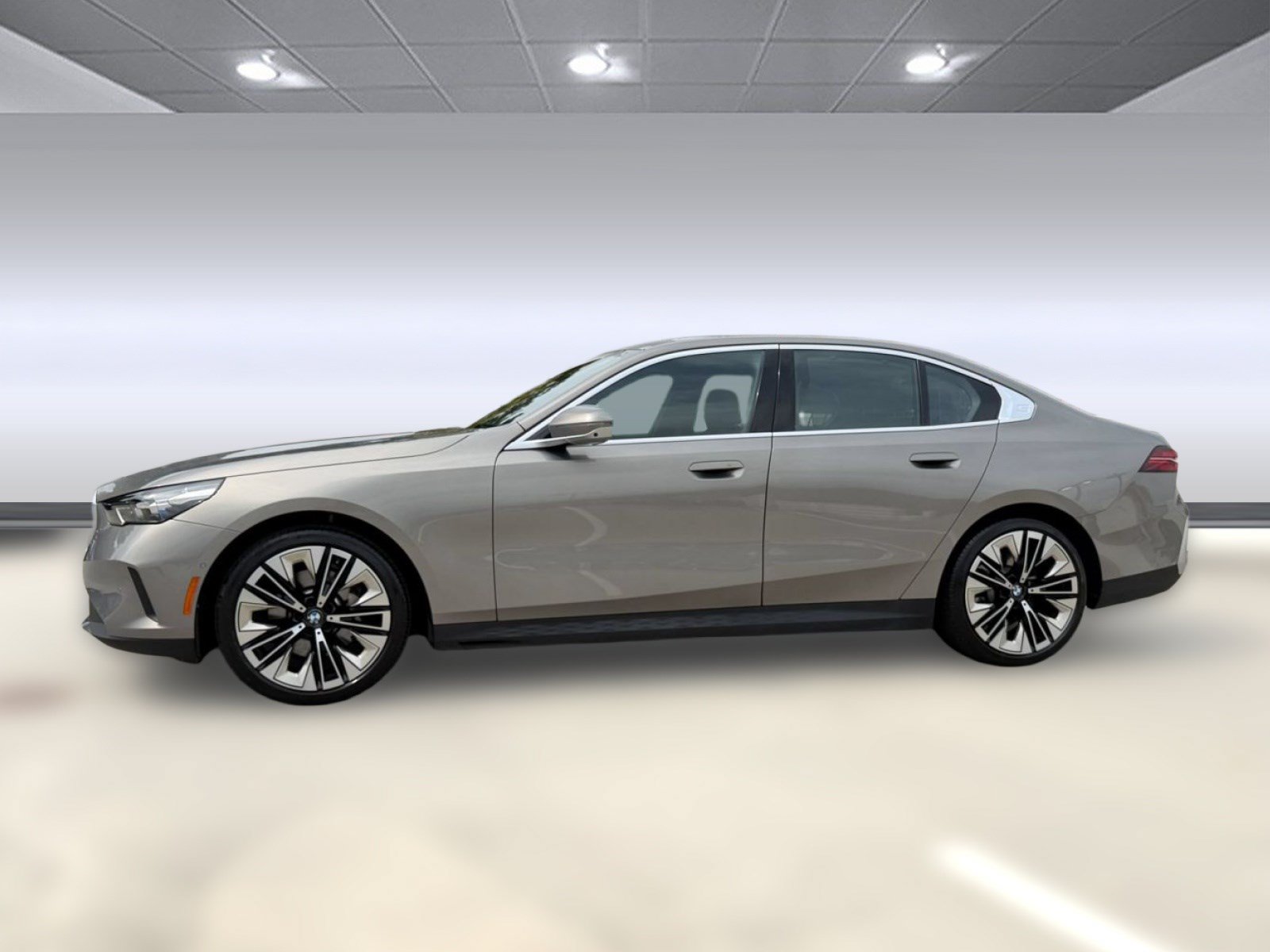 Used 2026 BMW 530i RWD image 2