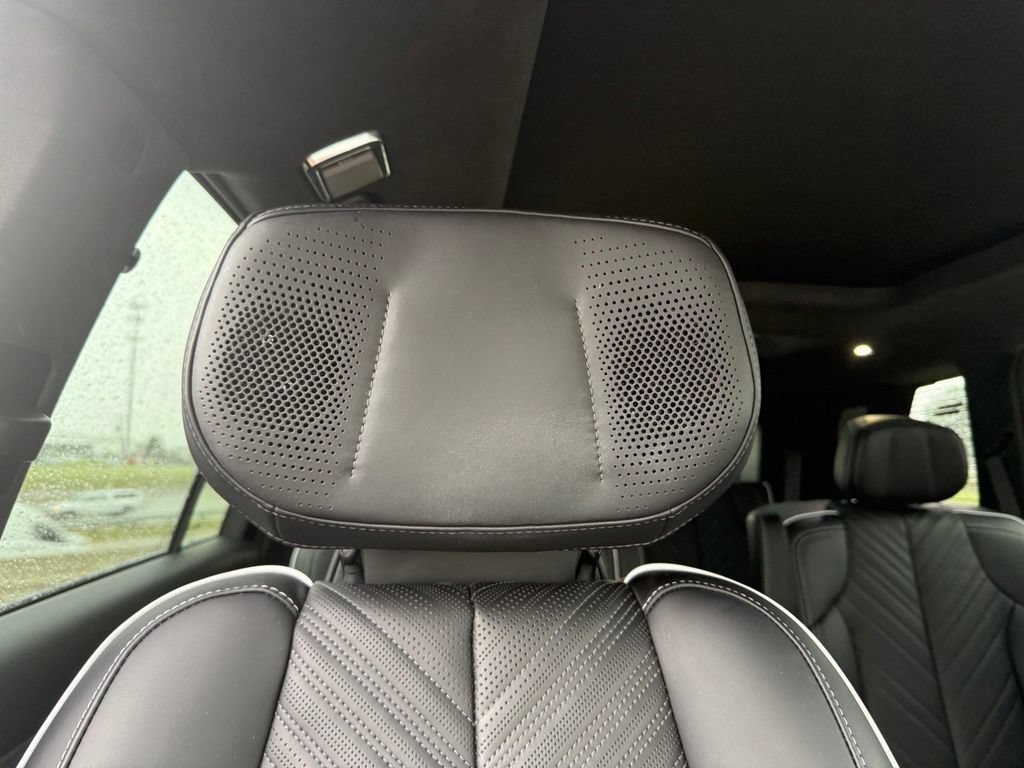 Certified 2026 Cadillac Vistiq Platinum w/ LPO, Floor Liner Package AWD/4WD image 32