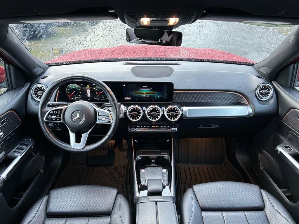 Used 2022 Mercedes-Benz GLB 250 4MATIC w/ Premium Package Lite image 4