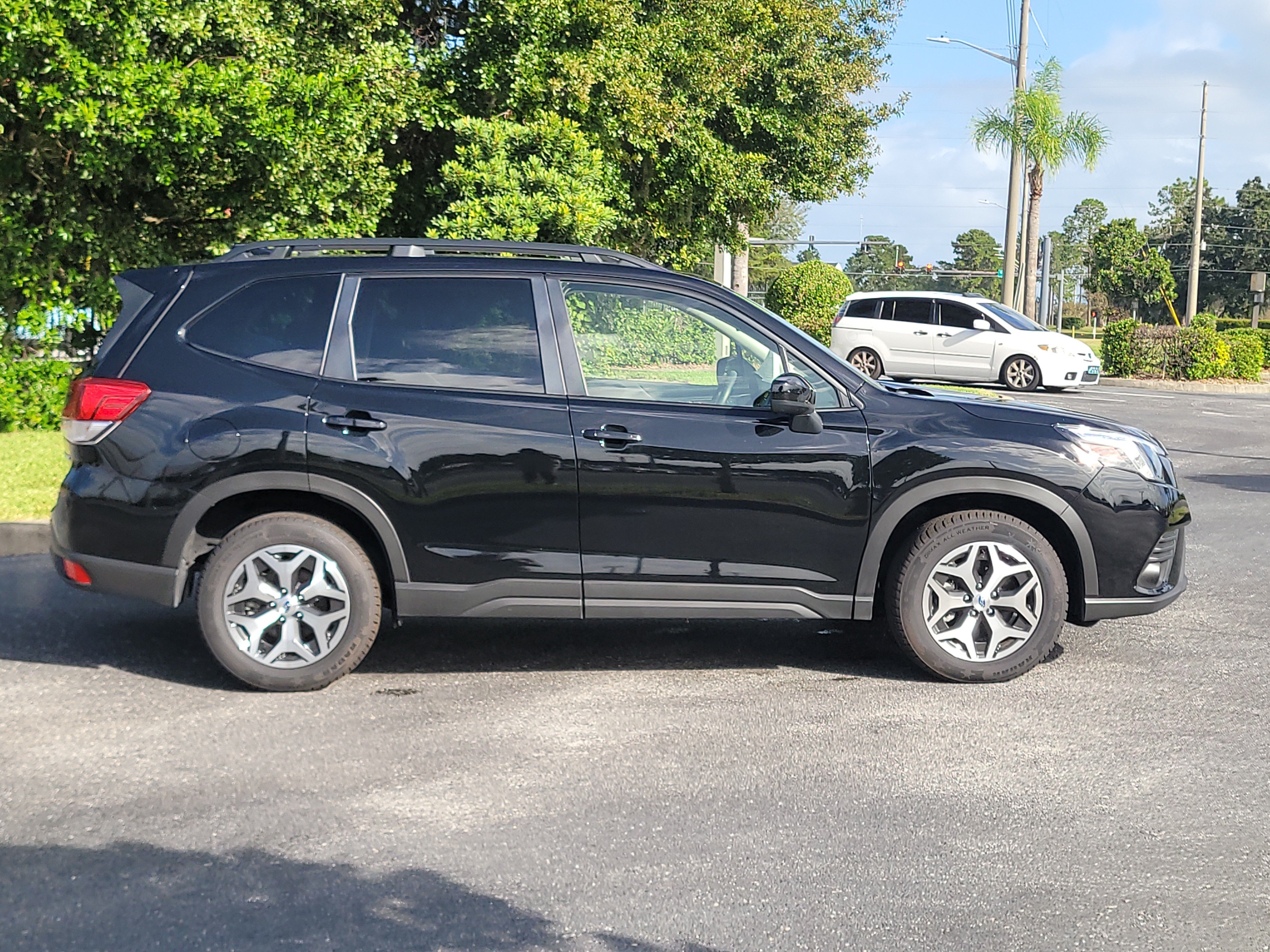 Used 2024 Subaru Forester Premium AWD/4WD image 8