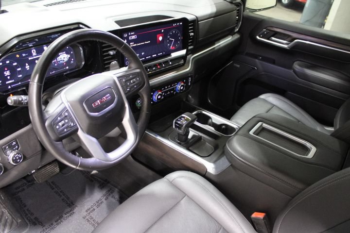 Used 2022 GMC Sierra 1500 SLT w/ SLT Convenience Package AWD/4WD image 46
