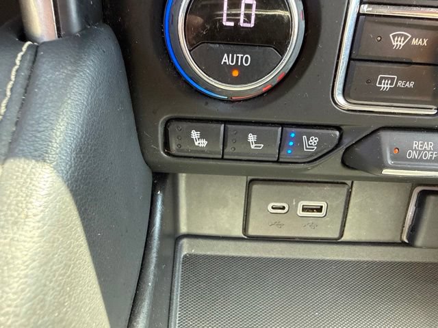 Used 2022 Chevrolet Suburban Premier AWD/4WD image 47