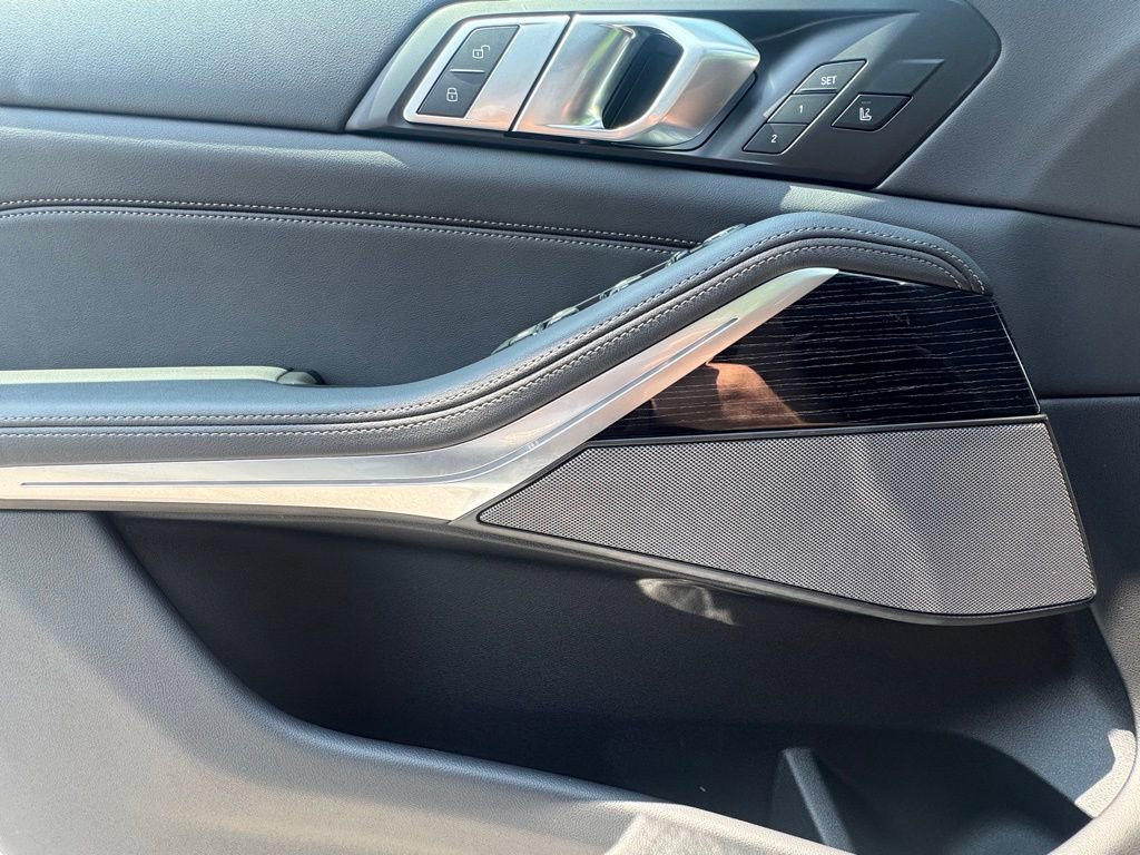 Used 2026 BMW X5 xDrive40i w/ M Sport Package image 14