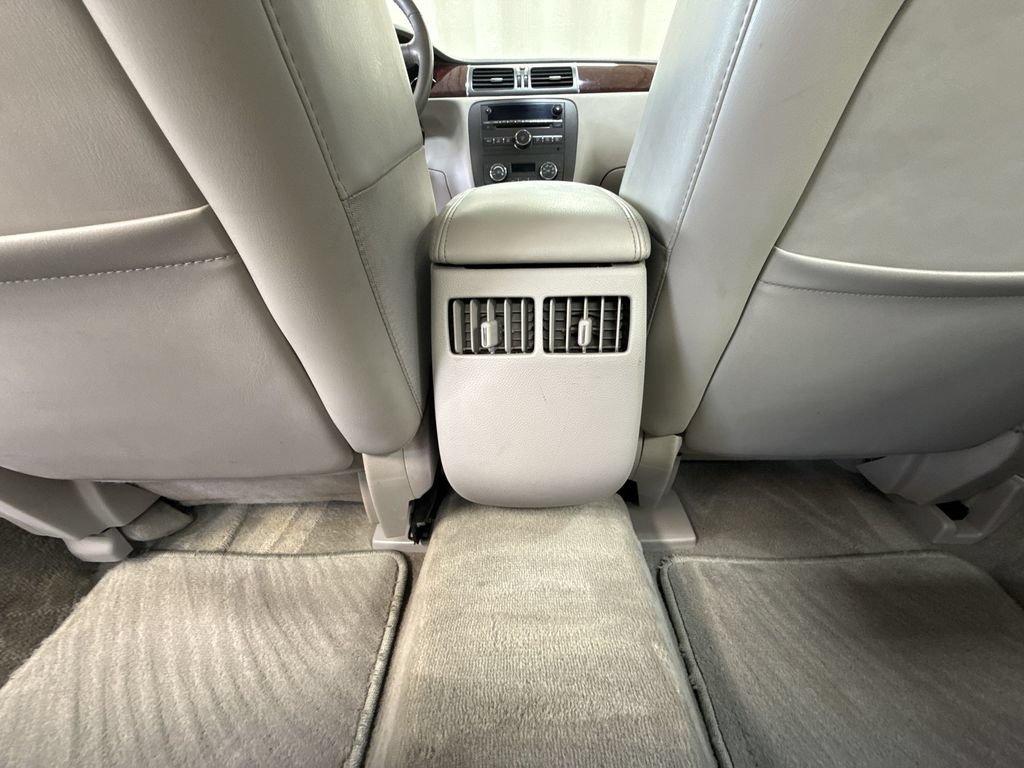 Used 2011 Buick Lucerne CXL FWD image 29