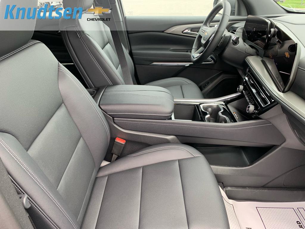 New 2026 Chevrolet Traverse LT w/ Driver Confidence Package AWD/4WD image 11