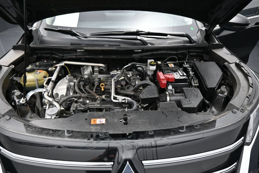 Used 2025 Mitsubishi Outlander SE AWD/4WD image 31