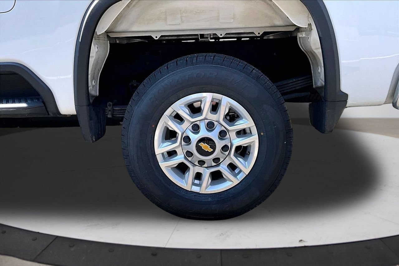 Used 2025 Chevrolet Silverado 2500 LT w/ Convenience Package AWD/4WD image 34