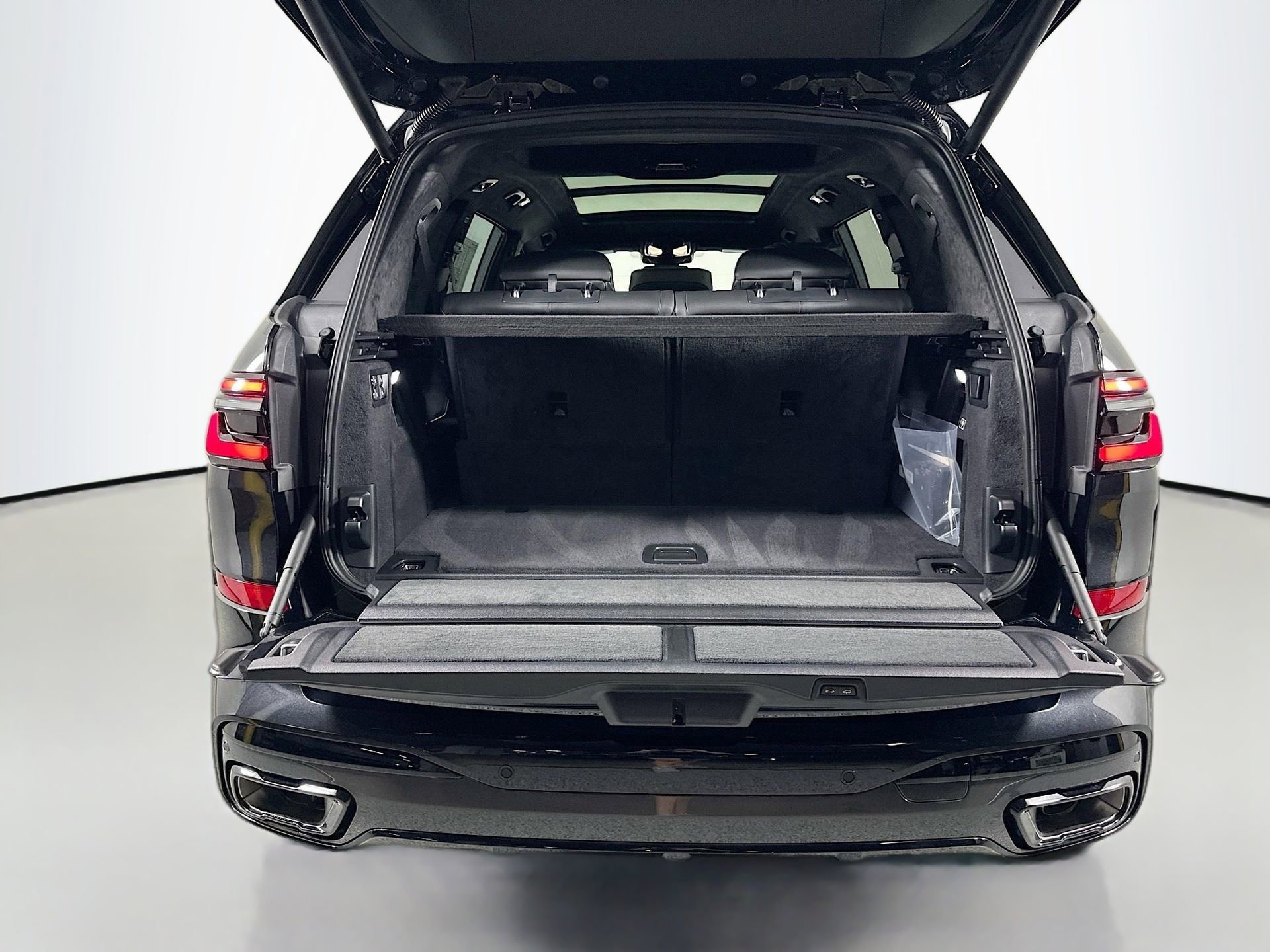 Certified 2026 BMW X7 xDrive40i w/ M Sport Package image 20