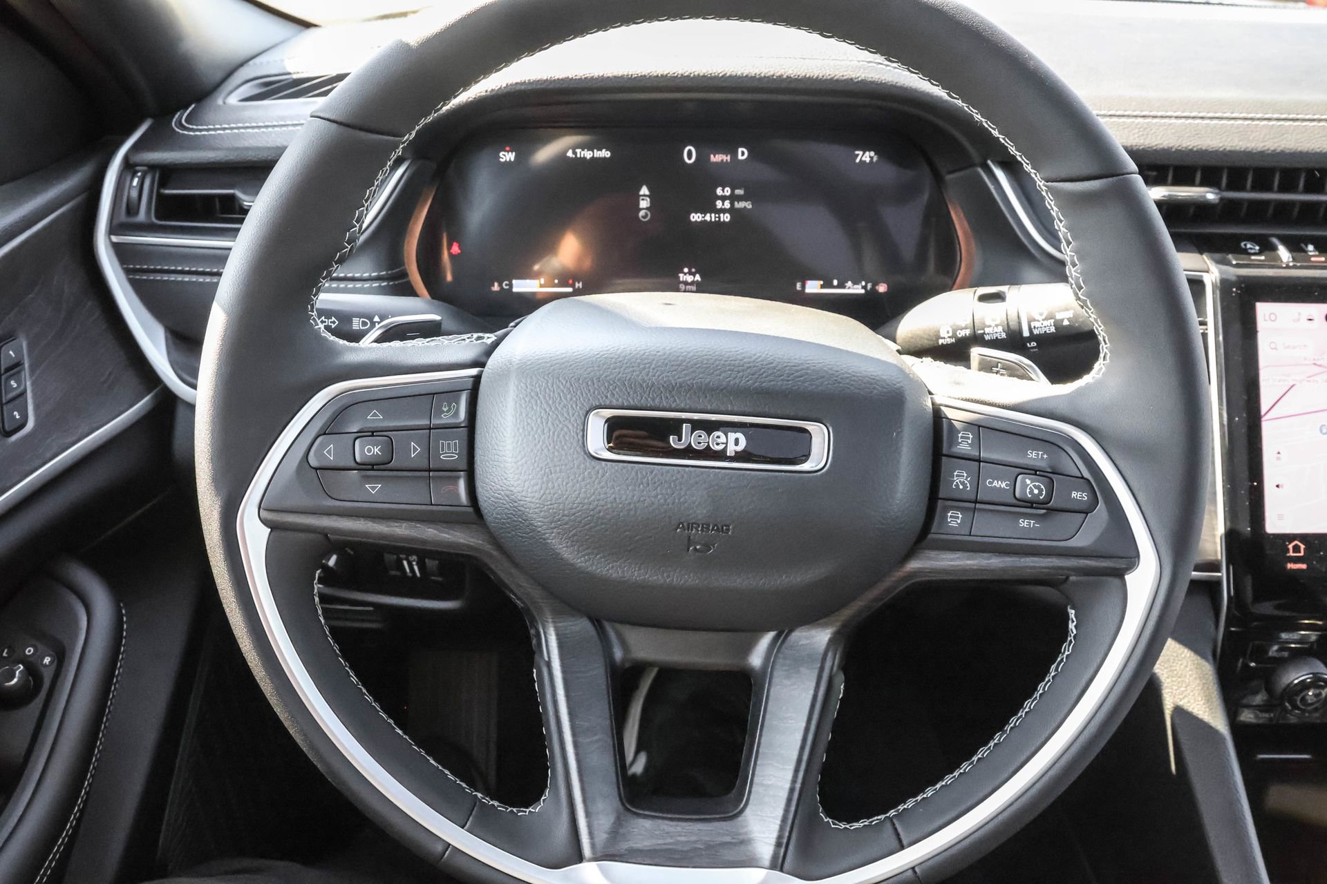 New 2025 Jeep Grand Cherokee Limited w/ Black Appearance Package image 27