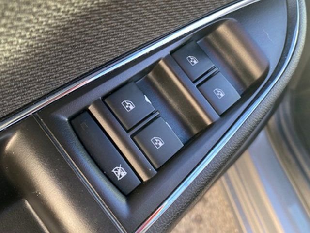 Used 2018 Chevrolet Cruze LT image 16