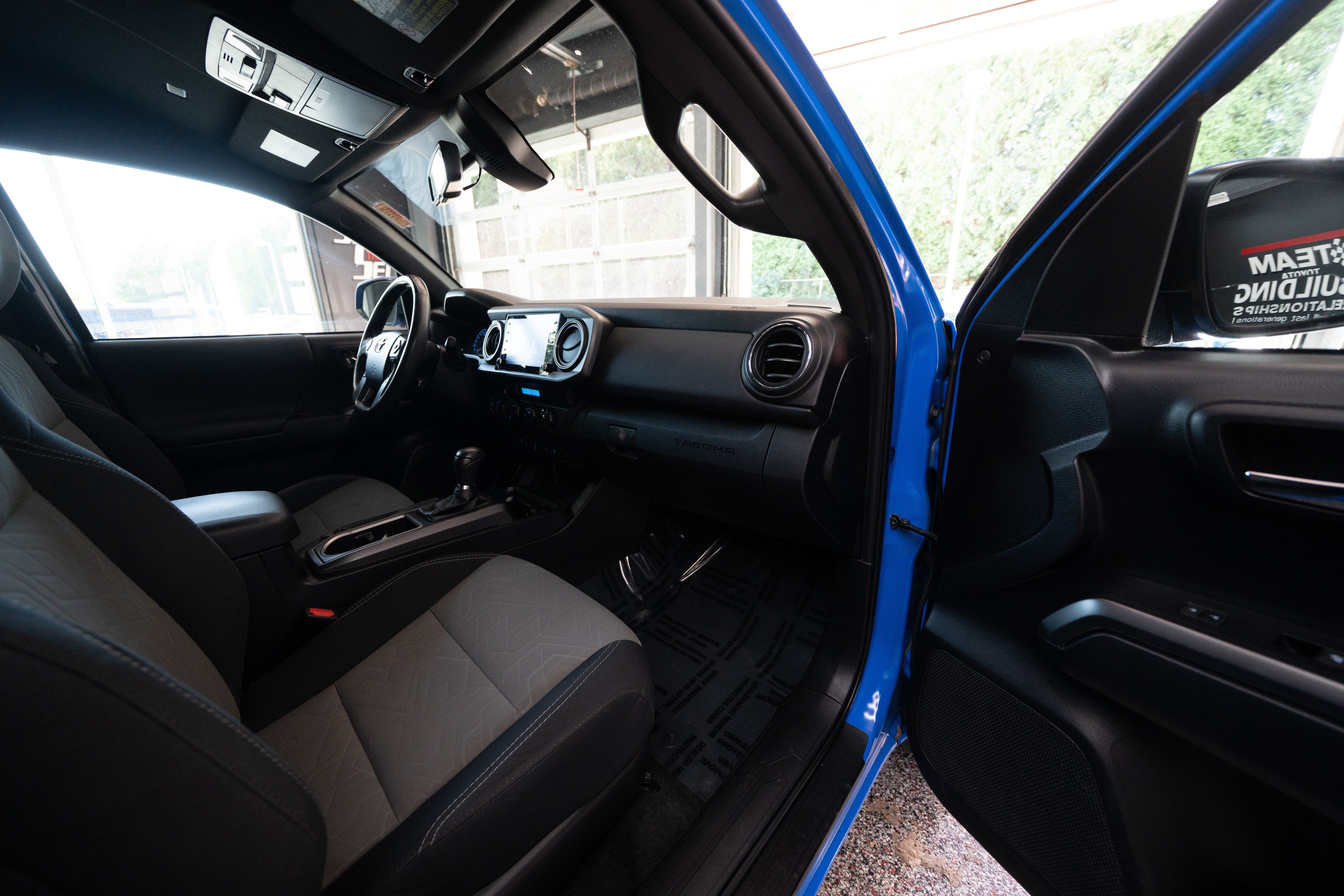 Used 2021 Toyota Tacoma TRD Sport AWD/4WD image 25