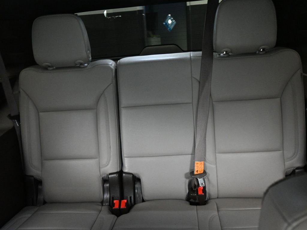 Used 2021 Chevrolet Tahoe Z71 w/ Z71 Off-Road Package image 16