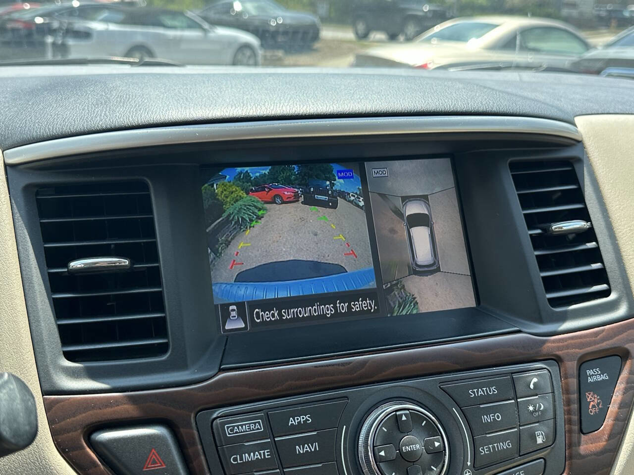 Used 2018 Nissan Pathfinder Platinum image 16