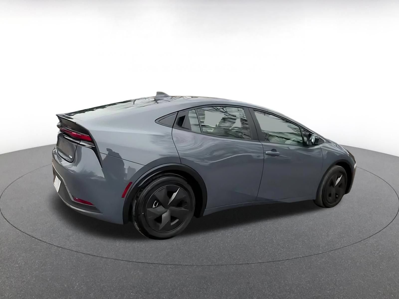 Used 2025 Toyota Prius LE FWD image 15