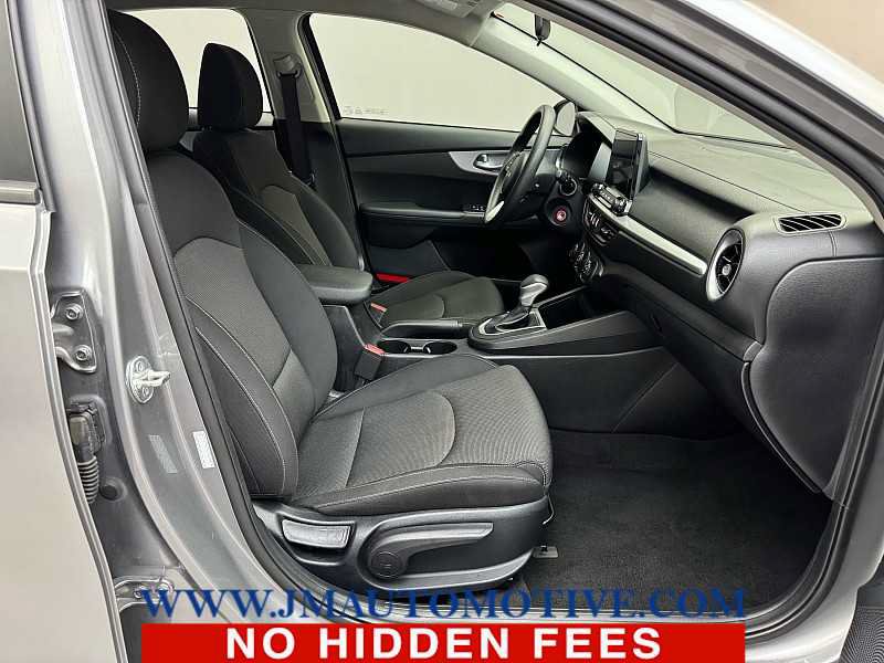 Used 2024 Kia Forte LXS FWD image 19