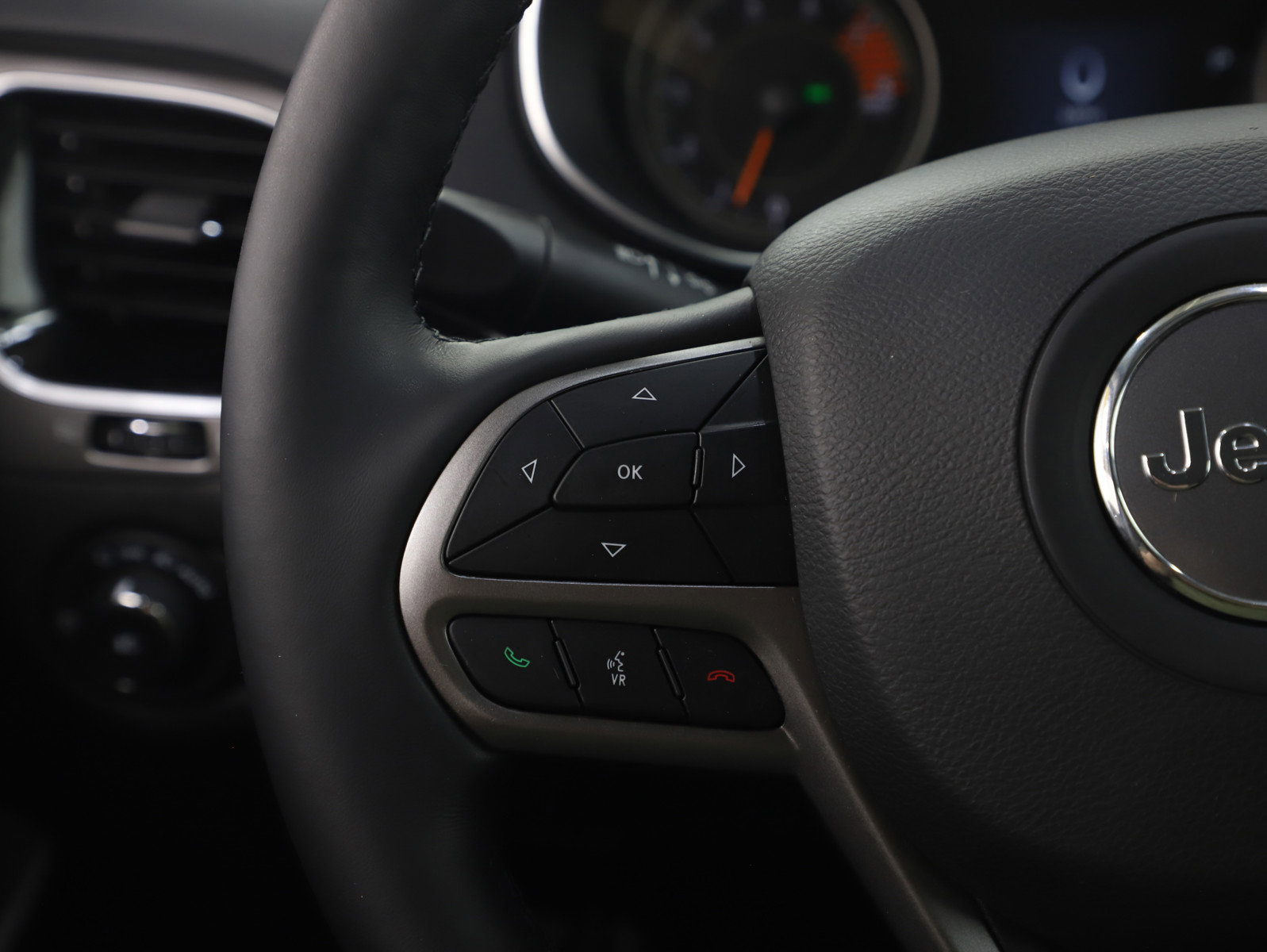 Used 2020 Jeep Cherokee Limited image 26