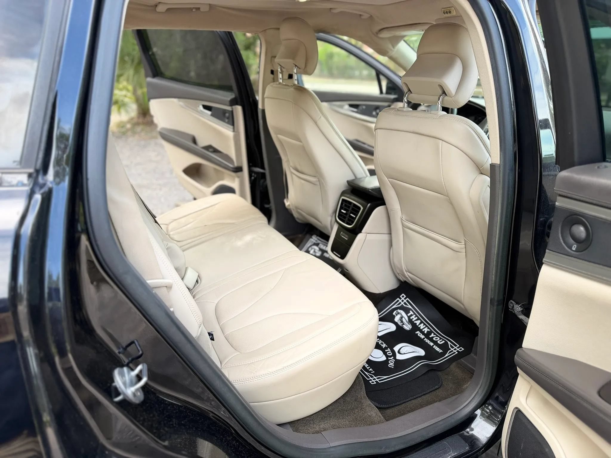 Used 2016 Lincoln MKX Select w/ Select Plus Package AWD/4WD image 5