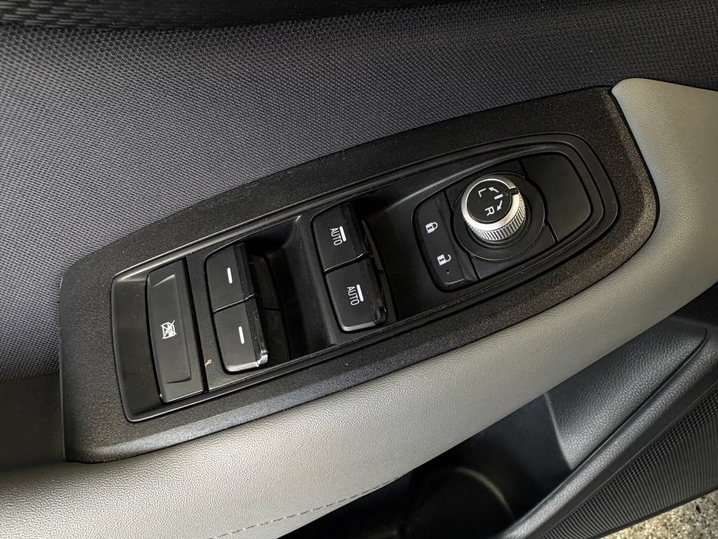 Used 2024 Subaru Outback Premium AWD/4WD image 11
