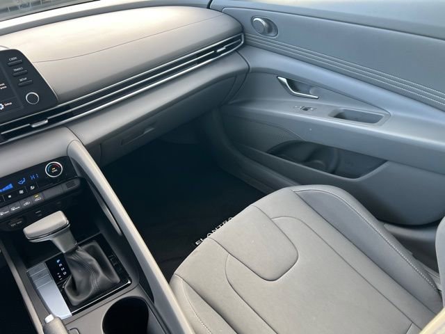 Certified 2025 Hyundai Elantra Sport image 15