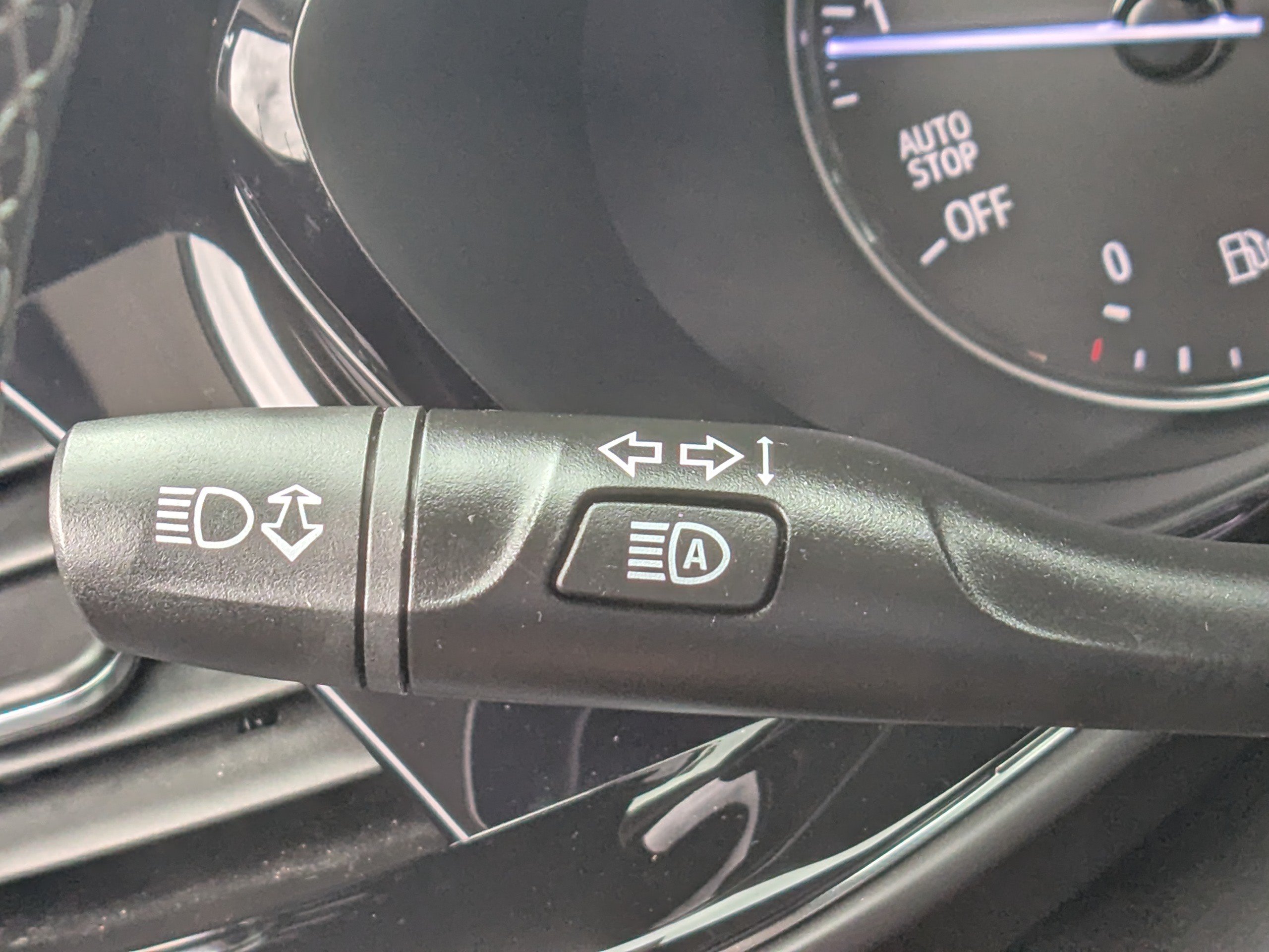 Used 2023 Buick Envision Avenir AWD/4WD image 29