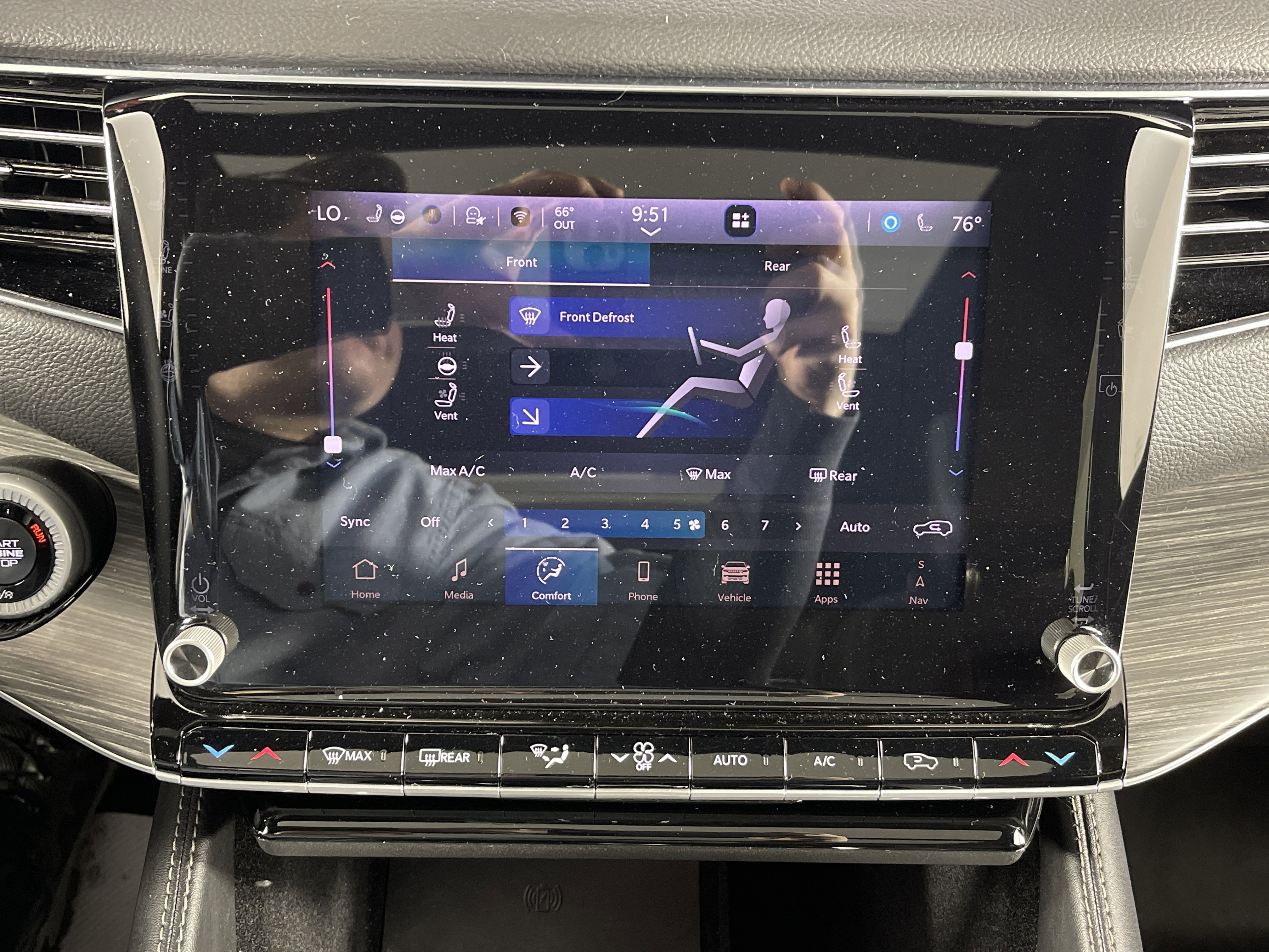 Used 2024 Jeep Wagoneer Series III w/ Premium Group I image 26