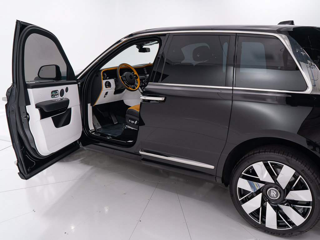 Certified 2026 Rolls-Royce Cullinan w/ Interior Detailing Package AWD/4WD image 10