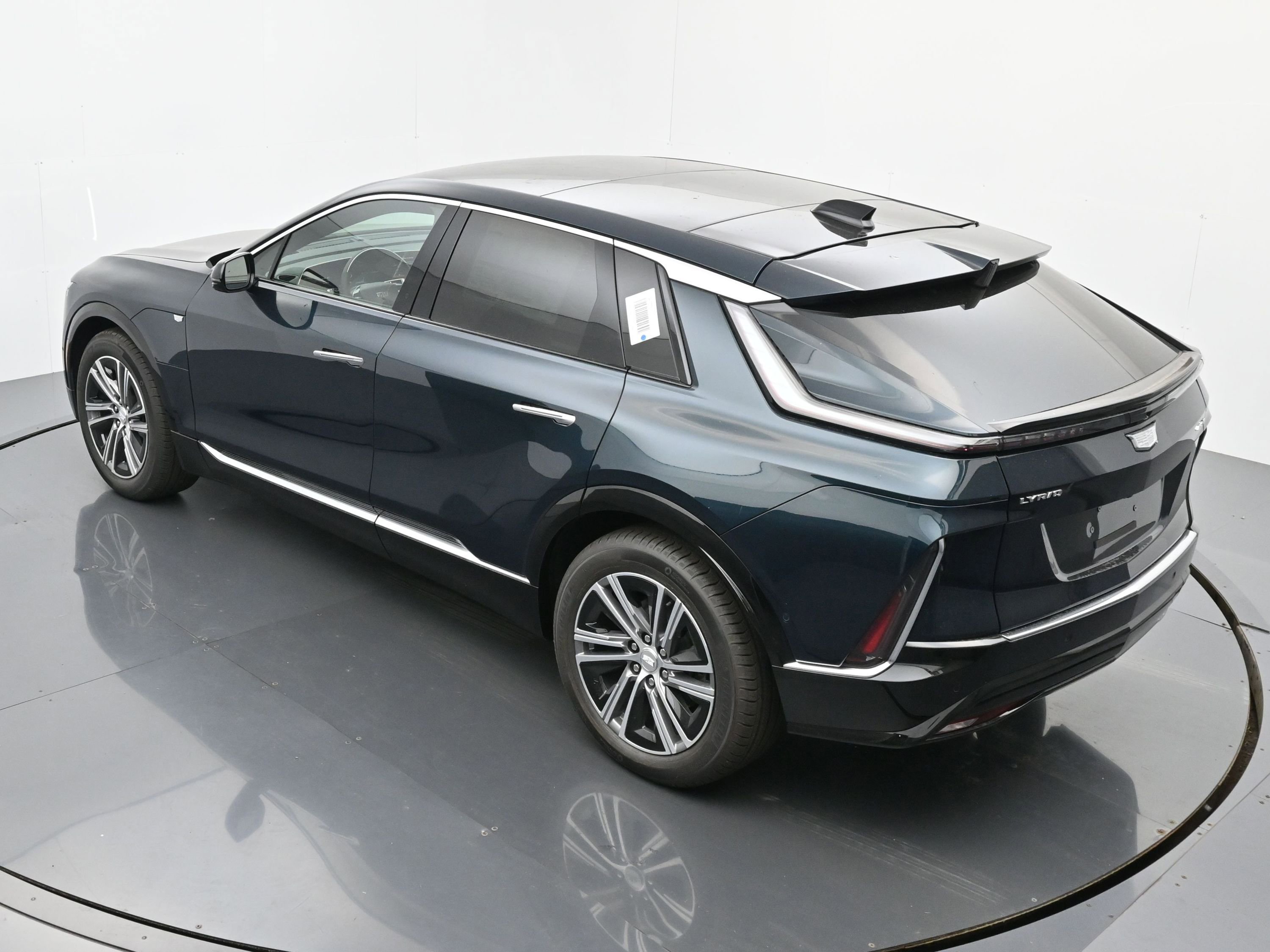 New 2025 Cadillac Lyriq Luxury image 25