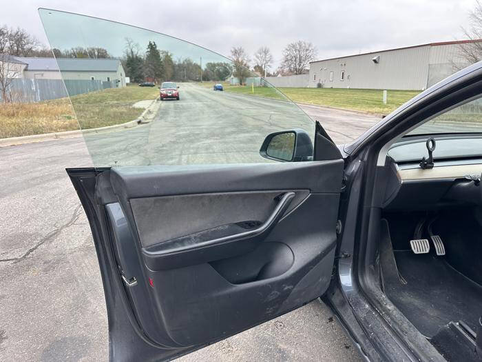 Used 2020 Tesla Model Y Performance image 14