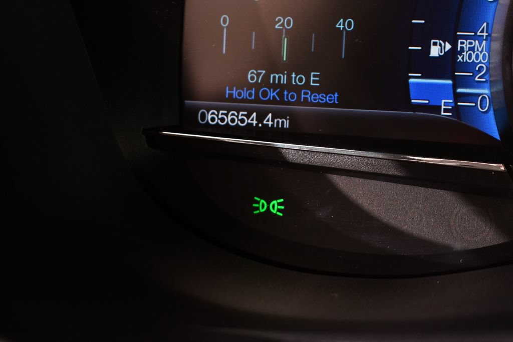 Used 2019 Ford Explorer XLT w/ Equipment Group 202A AWD/4WD image 27