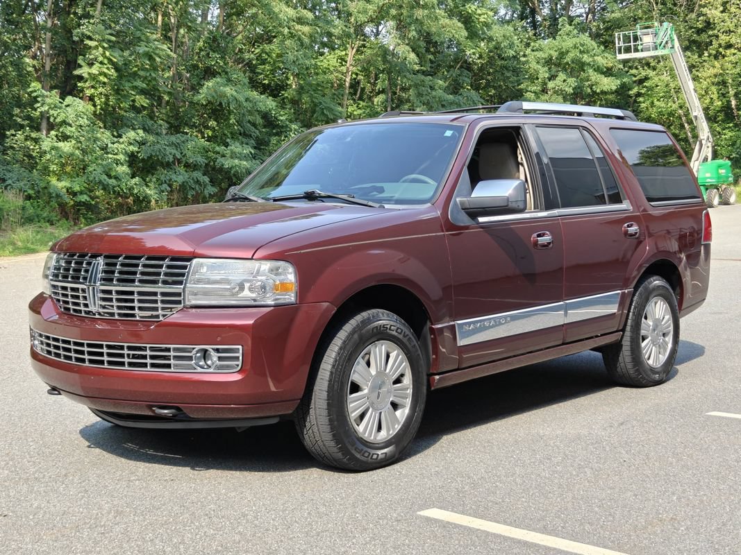 Used 2010 Lincoln Navigator 4WD image 7