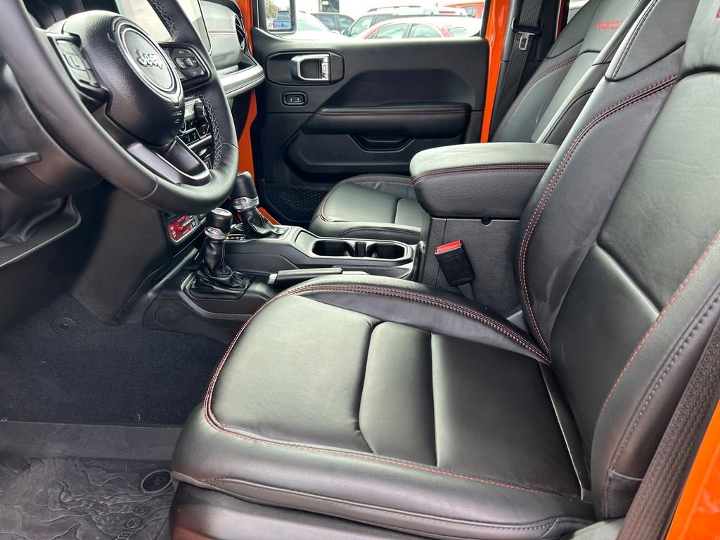Used 2025 Jeep Gladiator Rubicon w/ Convenience Group image 11
