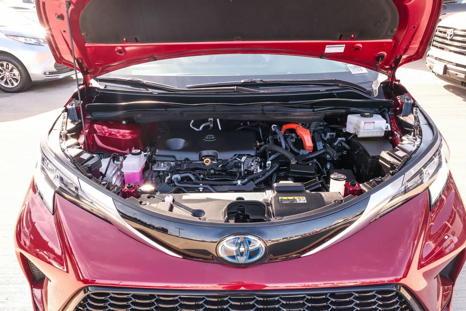 Certified 2021 Toyota Sienna XSE AWD/4WD image 28