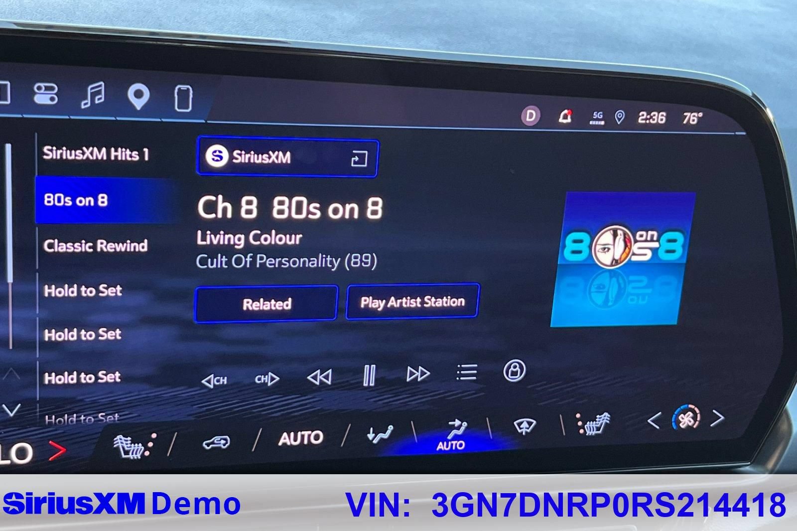 Used 2024 Chevrolet Equinox EV RS FWD image 39