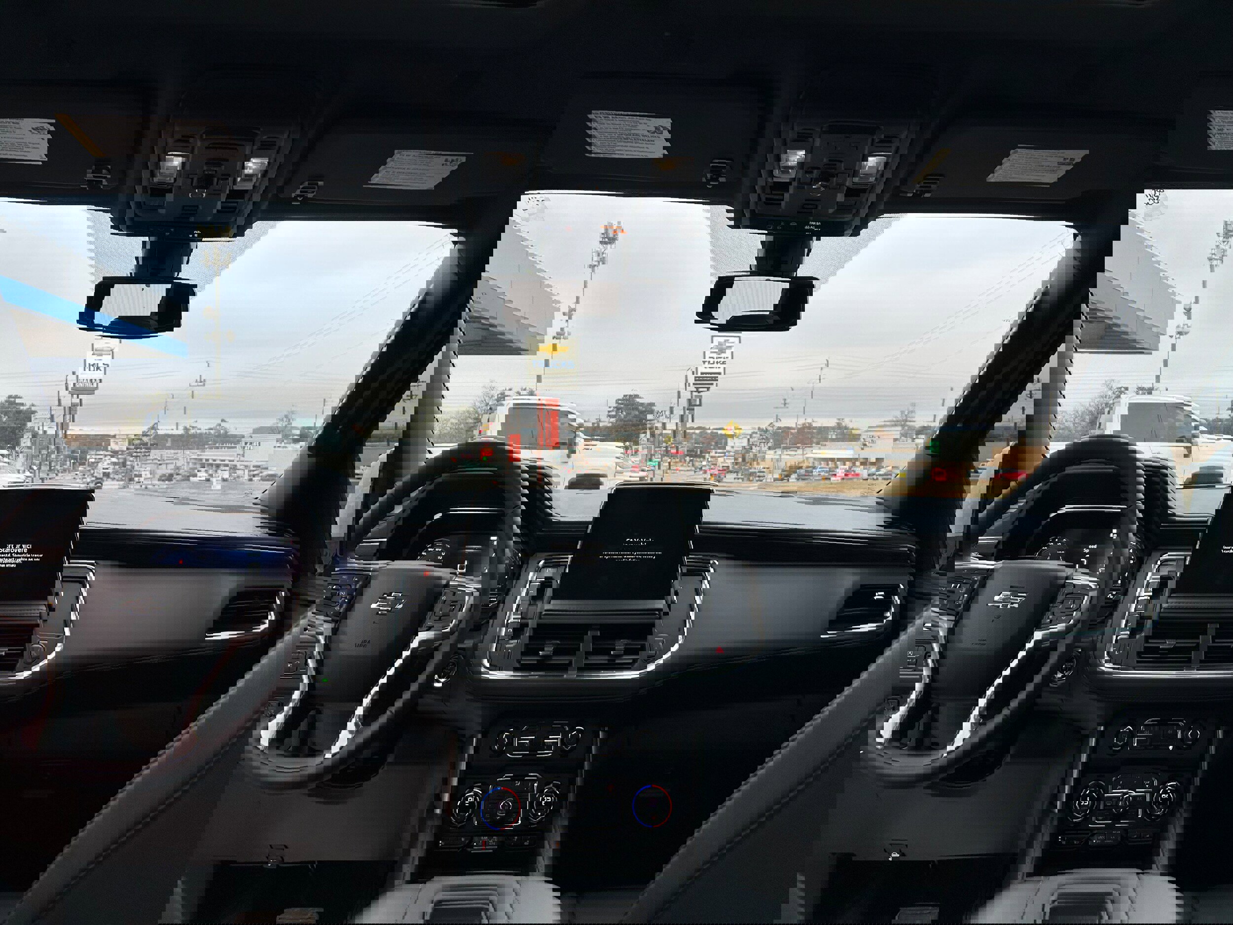 Used 2022 Chevrolet Tahoe Z71 w/ Luxury Package AWD/4WD image 33