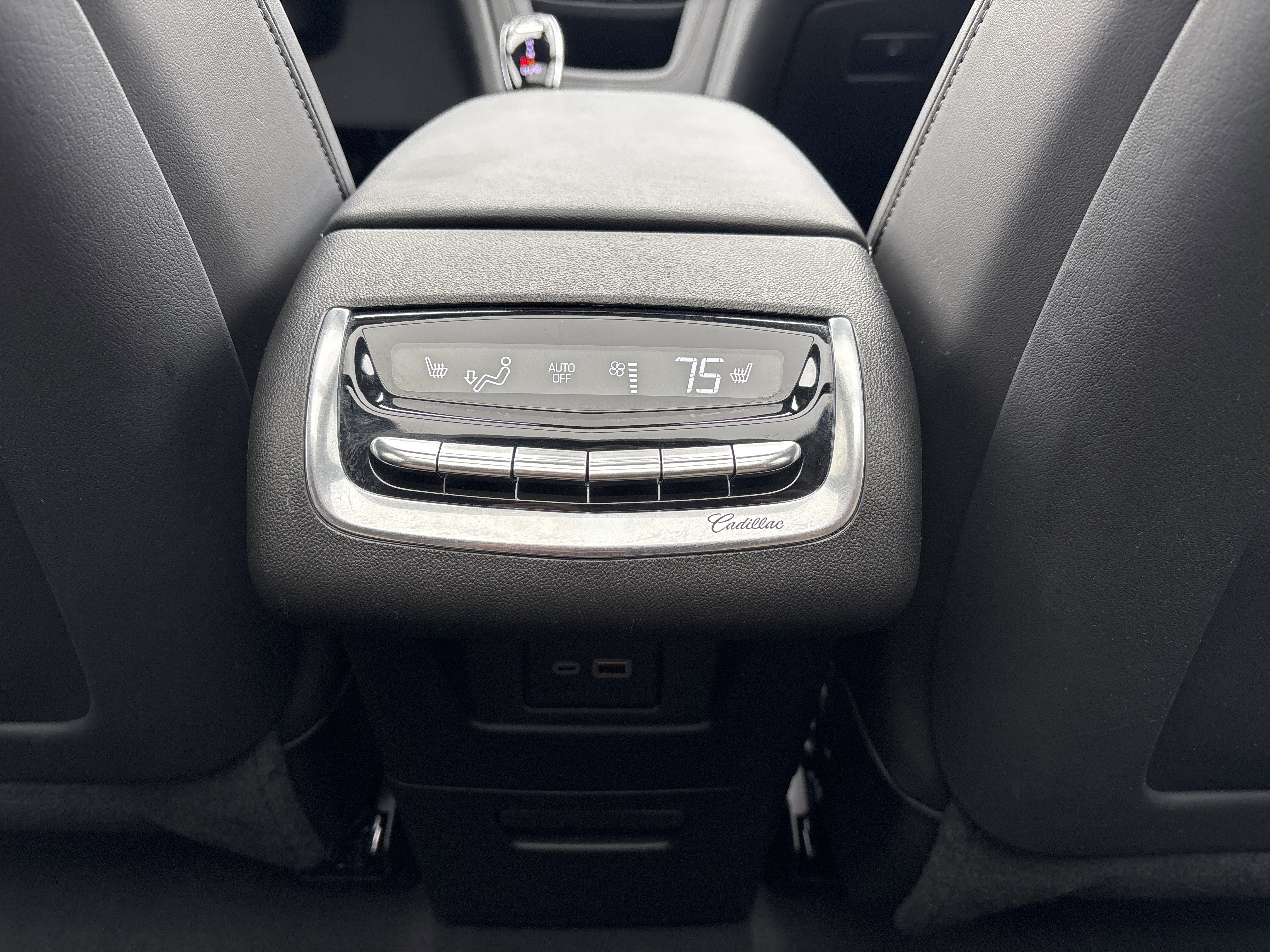 Used 2025 Cadillac XT6 Premium Luxury image 33