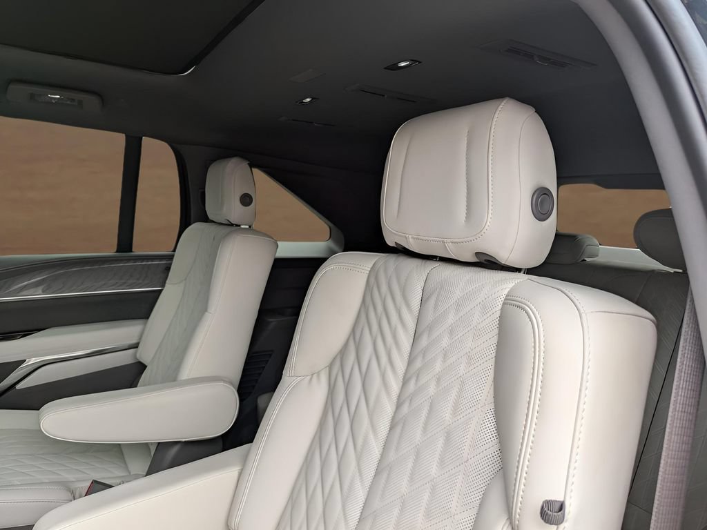 Used 2025 Cadillac Escalade IQ Sport 1 w/ LPO, ONYX Package AWD/4WD image 11
