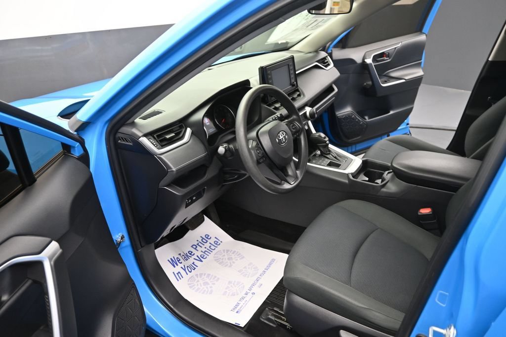 Used 2019 Toyota RAV4 LE w/ All Weather Liner Package AWD/4WD image 19