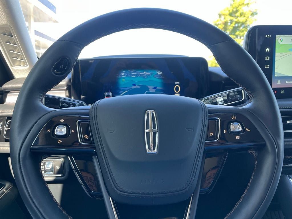 Used 2026 Lincoln Aviator AWD image 26