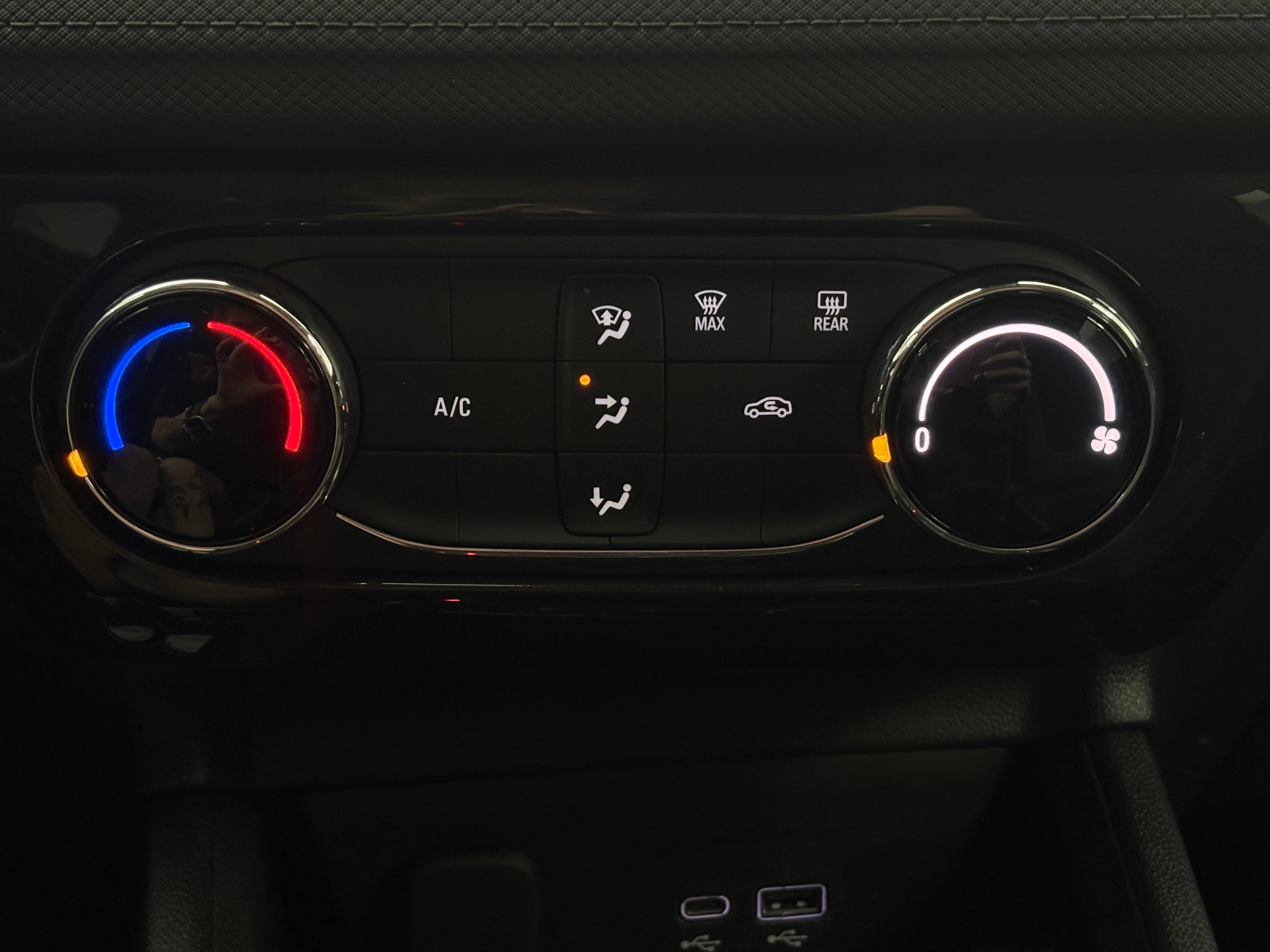 Used 2025 Chevrolet TrailBlazer LT FWD image 23