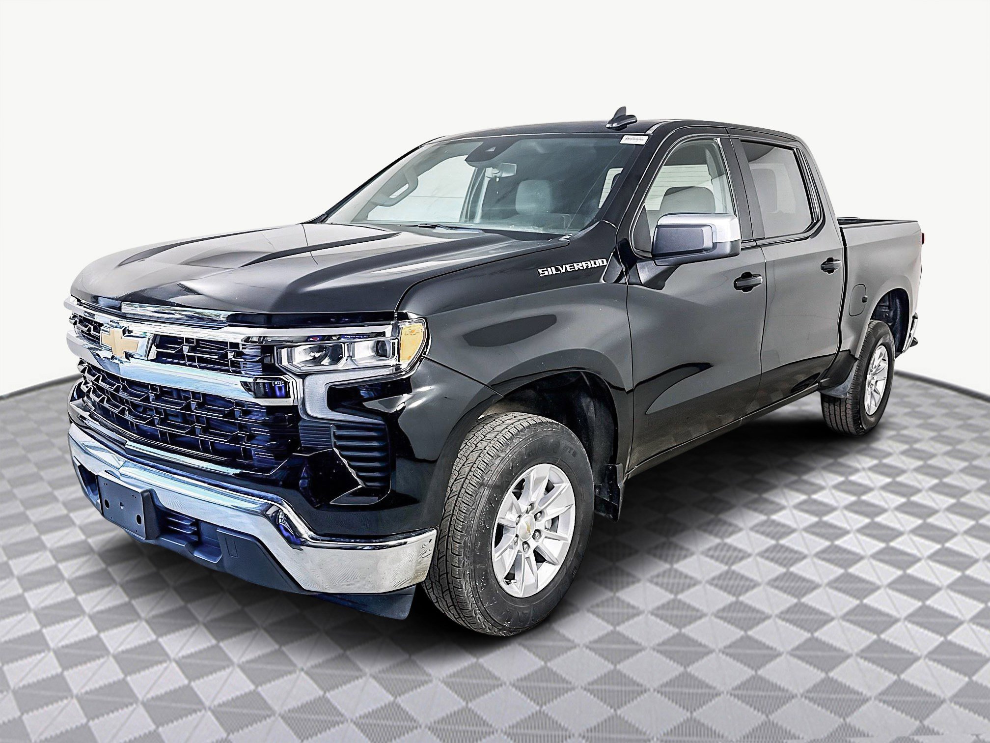 Used 2025 Chevrolet Silverado 1500 LT image 4