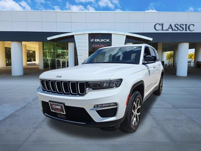 Used 2024 Jeep Grand Cherokee Limited AWD/4WD image 3