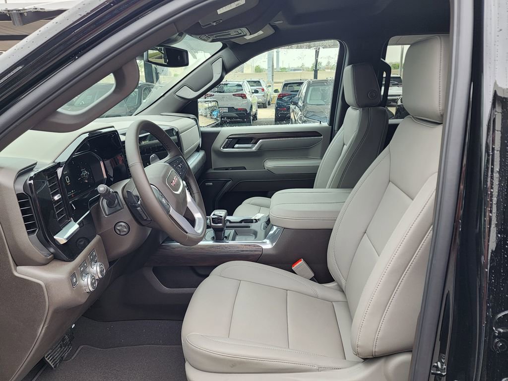 New 2026 GMC Sierra 1500 SLT image 17